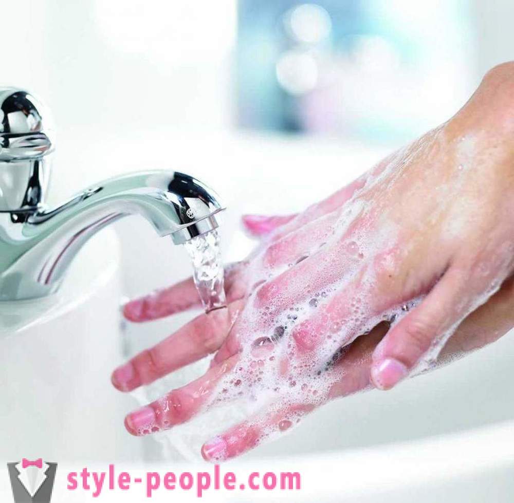 Bade for hænder i hjemmet: de bedste opskrifter