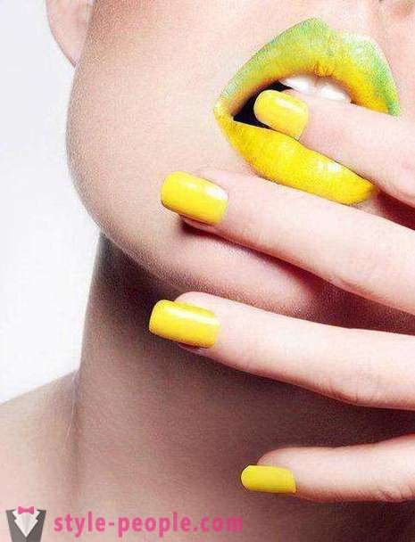 Gul Manicure: Foto Design