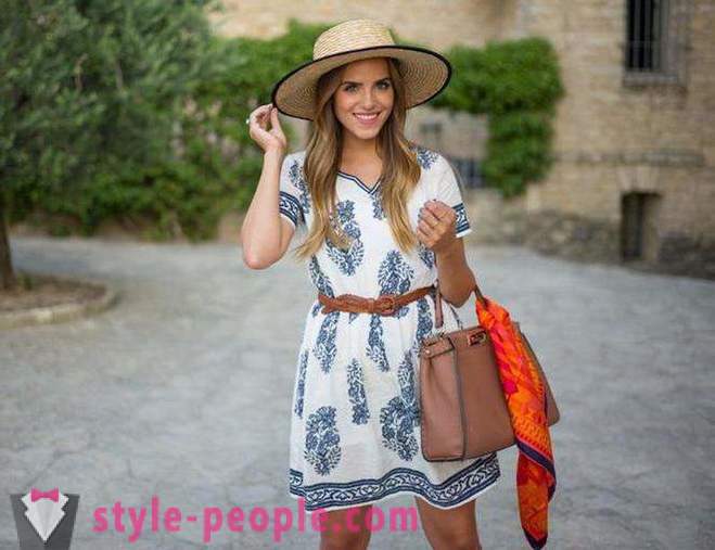 Provence stil i tøj. Features Provence stil. Smuk kjole i stil med Provence