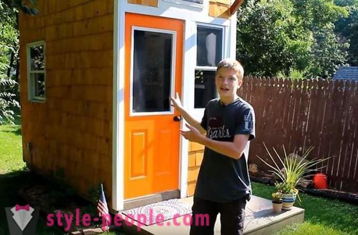 13-årig dreng bygget sig et hus