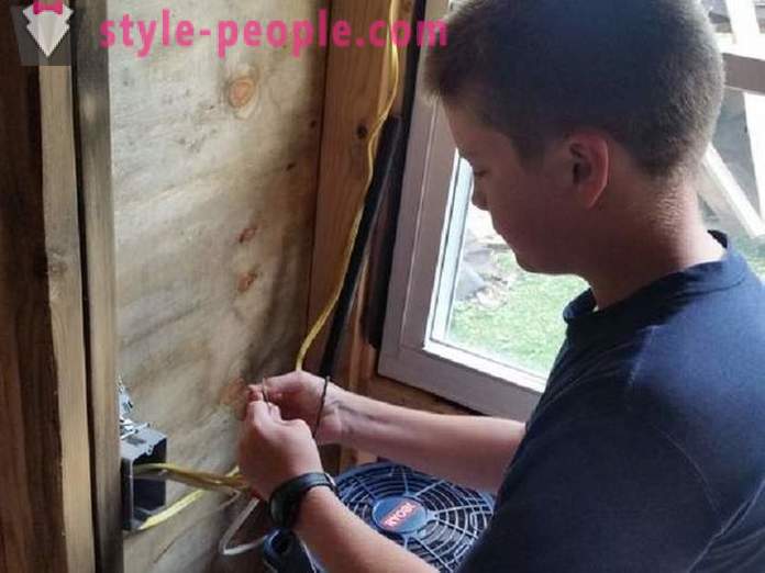 13-årig dreng bygget sig et hus