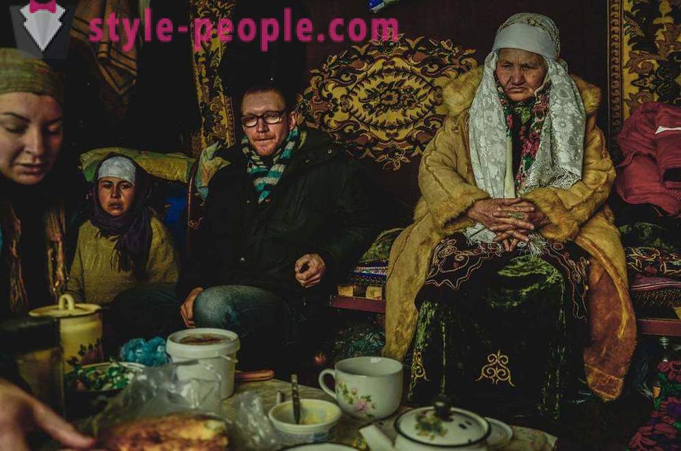 West fotograf tilbragte to måneder besøger kasakhisk shaman