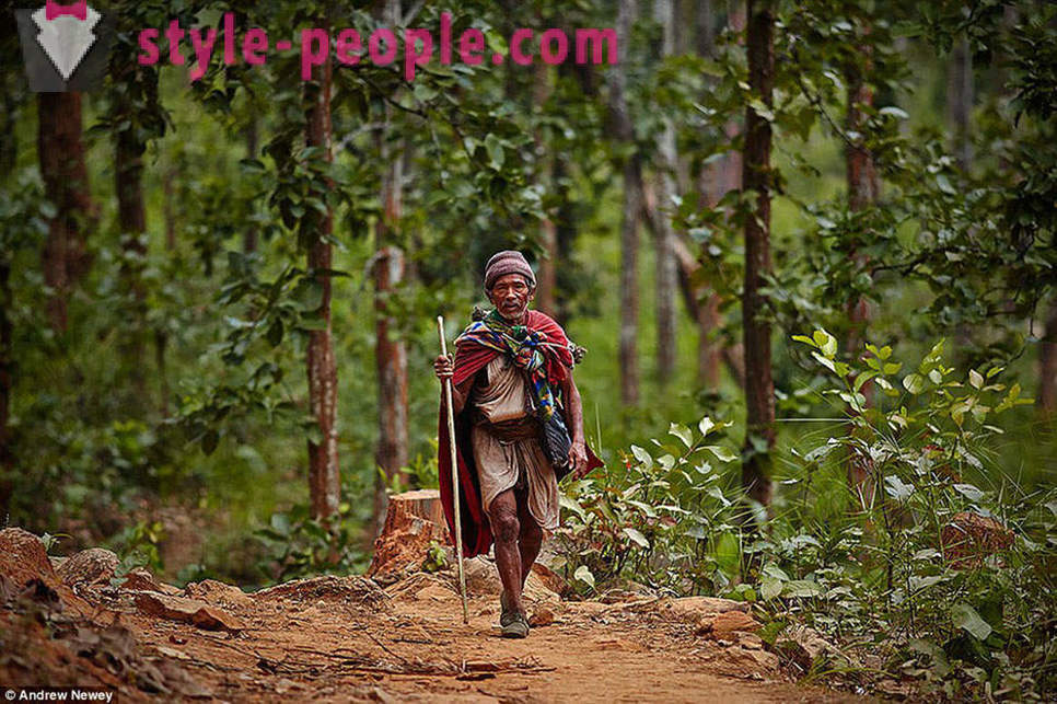 De sidste jæger-samlere: livet af en primitiv stamme i Nepal