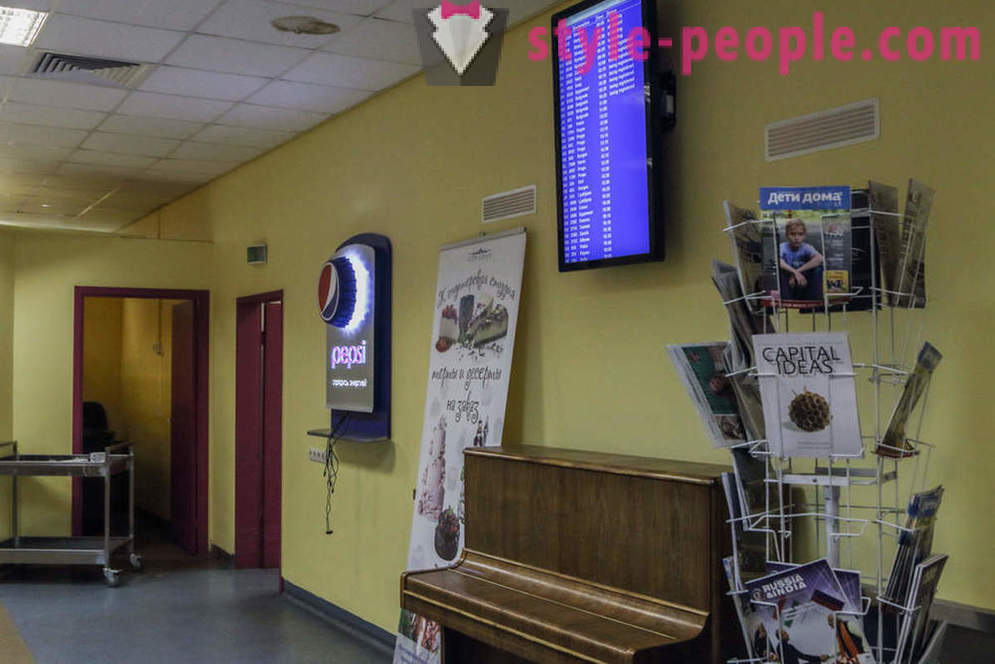 Krise figizis Vi har fundet den billige spisning i alle Moskva lufthavne