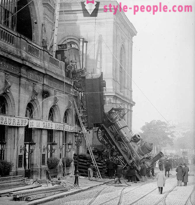 Train vrag på Montparnasse Station i 1895