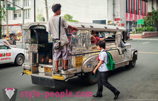 Bright filippinsk jeepney
