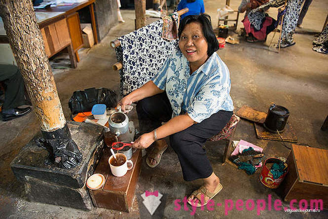 Hvordan laver batik i Indonesien