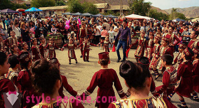 Som den armenske Areni Vin Festival finder sted