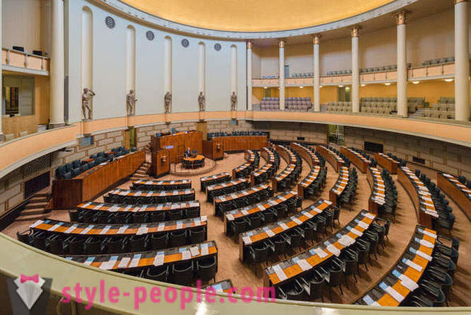 Rundvisning i parlamentet i Finland