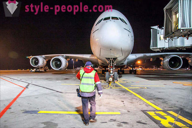 Hvordan til at tjene den største passagerfly i Domodedovo