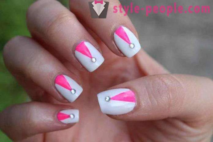 Pink manicure med hvide: design ideer