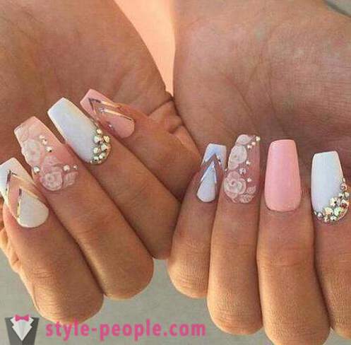 Pink manicure med hvide: design ideer