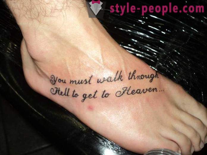 Funktioner tatoveringer for mænd til fods
