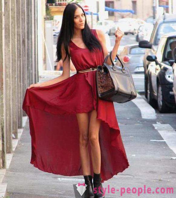 Stilfuld og mode kjole: Front kortere ryglængde. kaskade kjole