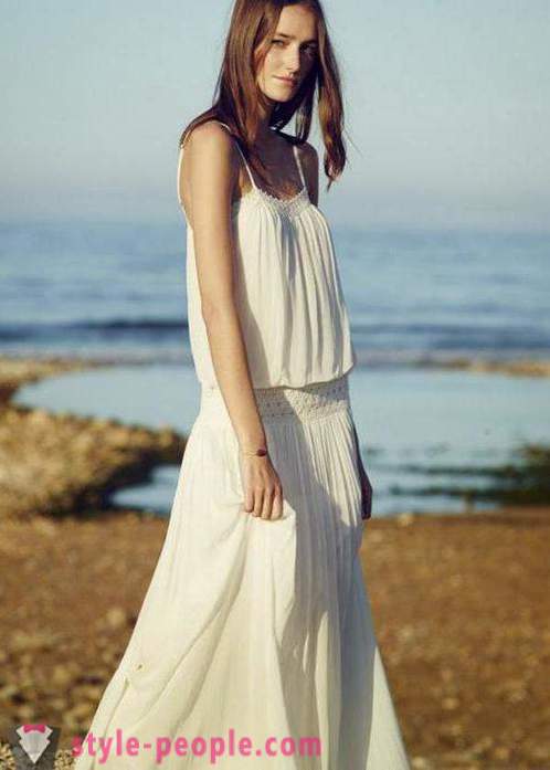 Hvid kjole på gulvet - stilfulde tøj