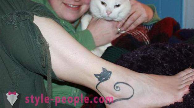 Den tatovering på hans ben katten: en foto, en værdi