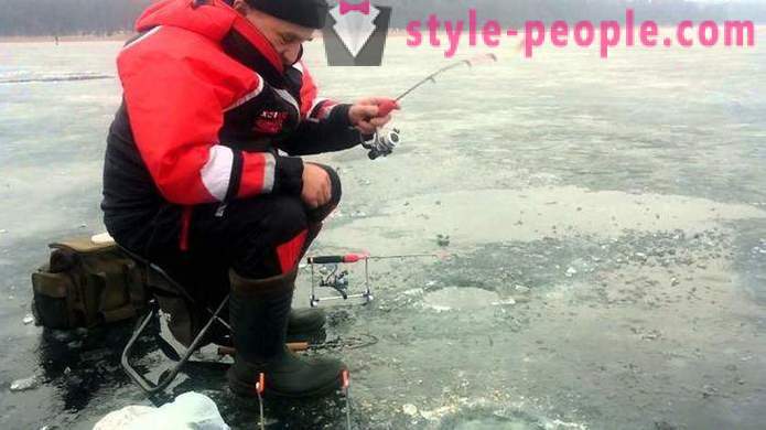 Brasen fiskeri om vinteren: enkelthederne for nybegyndere fiskere