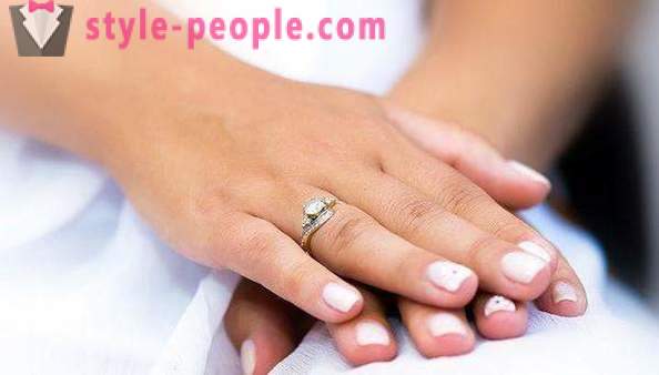 På nogle finger bære en forlovelsesring? Engagement rings: foto