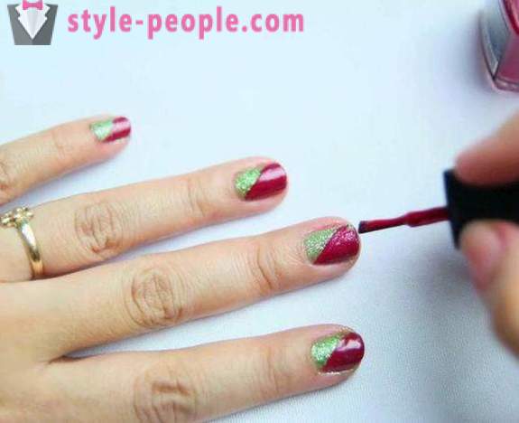Sådan at male dine negle med to farver? Hvor dejligt at gøre op dine negle i to farver. optioner manicure