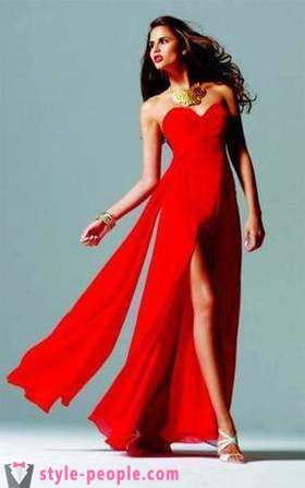 Moderigtigt rød kjole gulvet