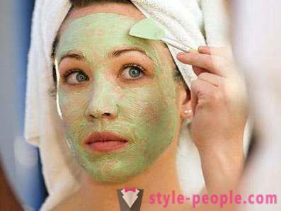 Masken af ​​agurk ansigtsbehandling. Gaver af naturen for skønhed og sundhed i huden